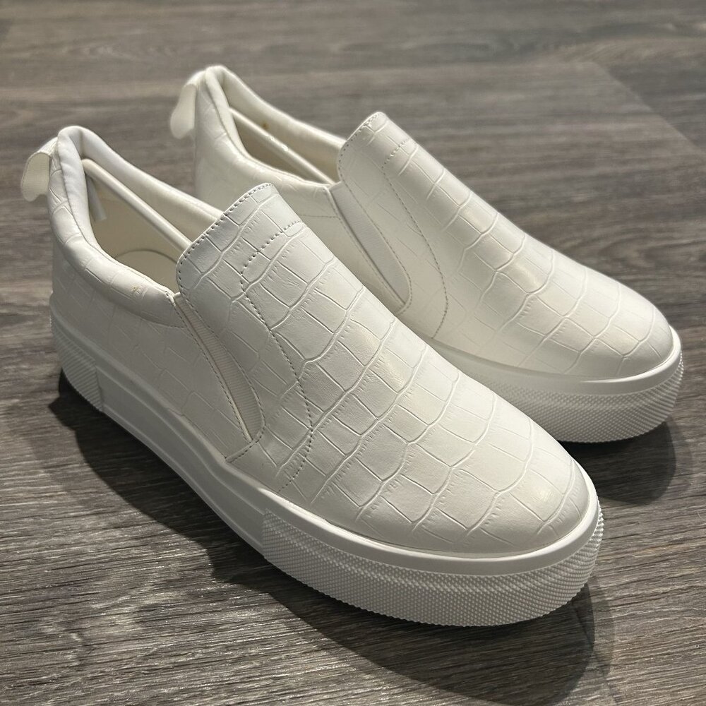 NEW Lulus Size 7.5 Cassay White Crocodile Embossed Platform Slip On Sneakers - Picture 6 of 9